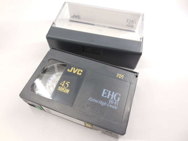 VHS-C кассеты