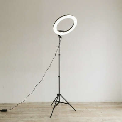 Светодиодная лампа для визажистов