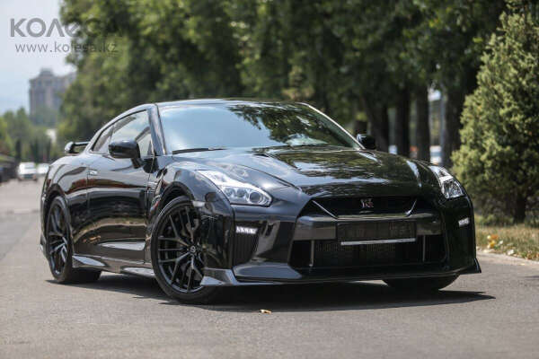 Nissan GT-R