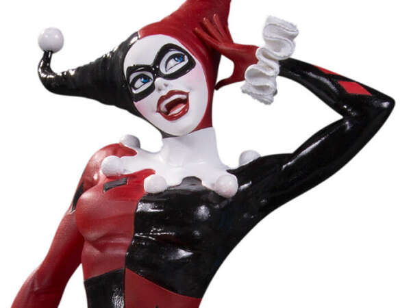 DC Collectibles Cover Girls of the DC Universe: Harley Quinn Statue - HobbyToys