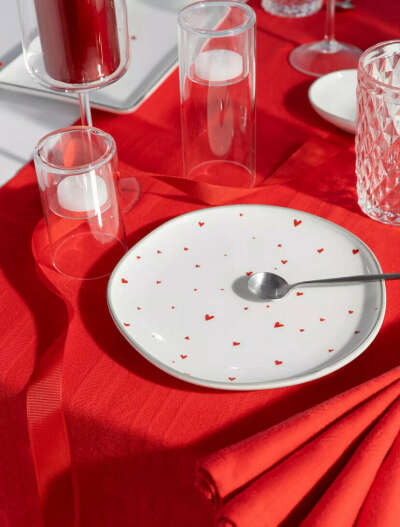 тарелка фарфоровая 20 см Red Heart