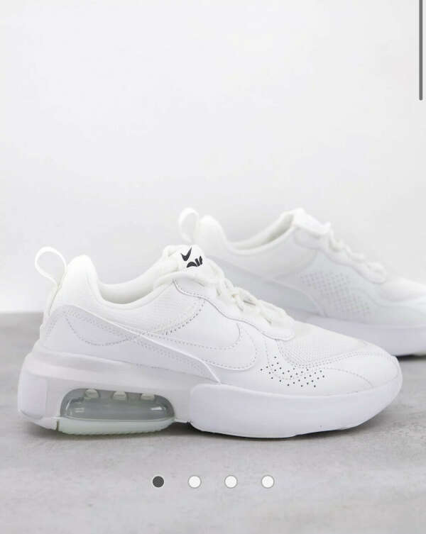 Nike Air Max Verona Trainers in white